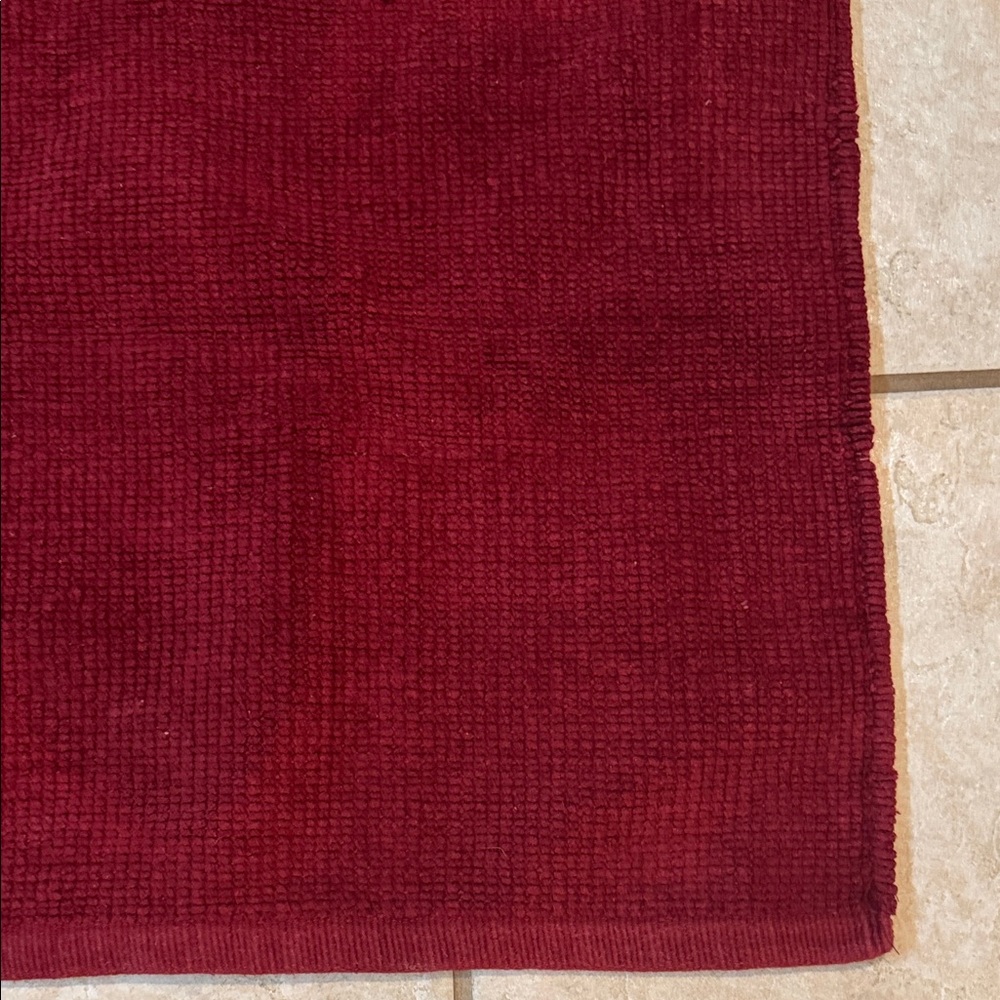 Rug Chic Burgundy Red Rug - Picture 4 of 16